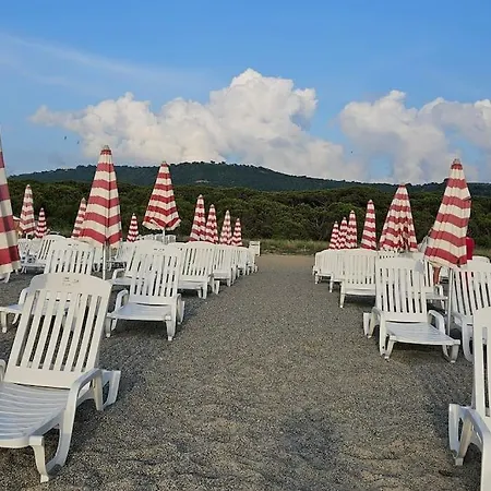 85 G Pizzo Club Apartament *