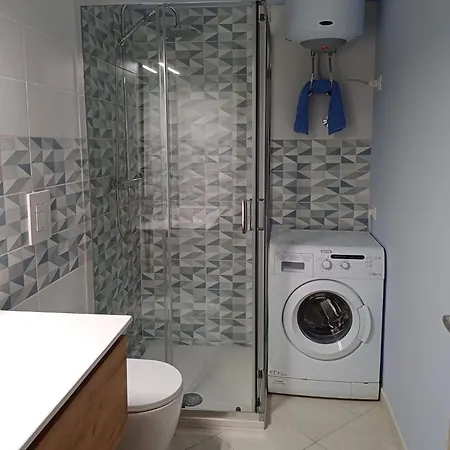 アパート 85 G Pizzo Club